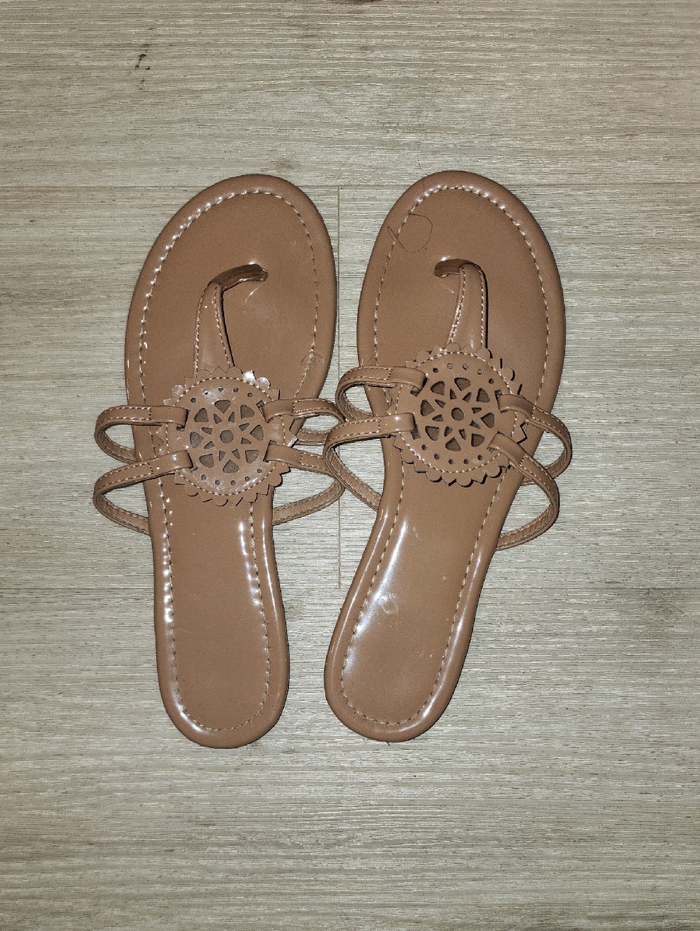 Women’s Neutral Decorative Toe-Post Sandals